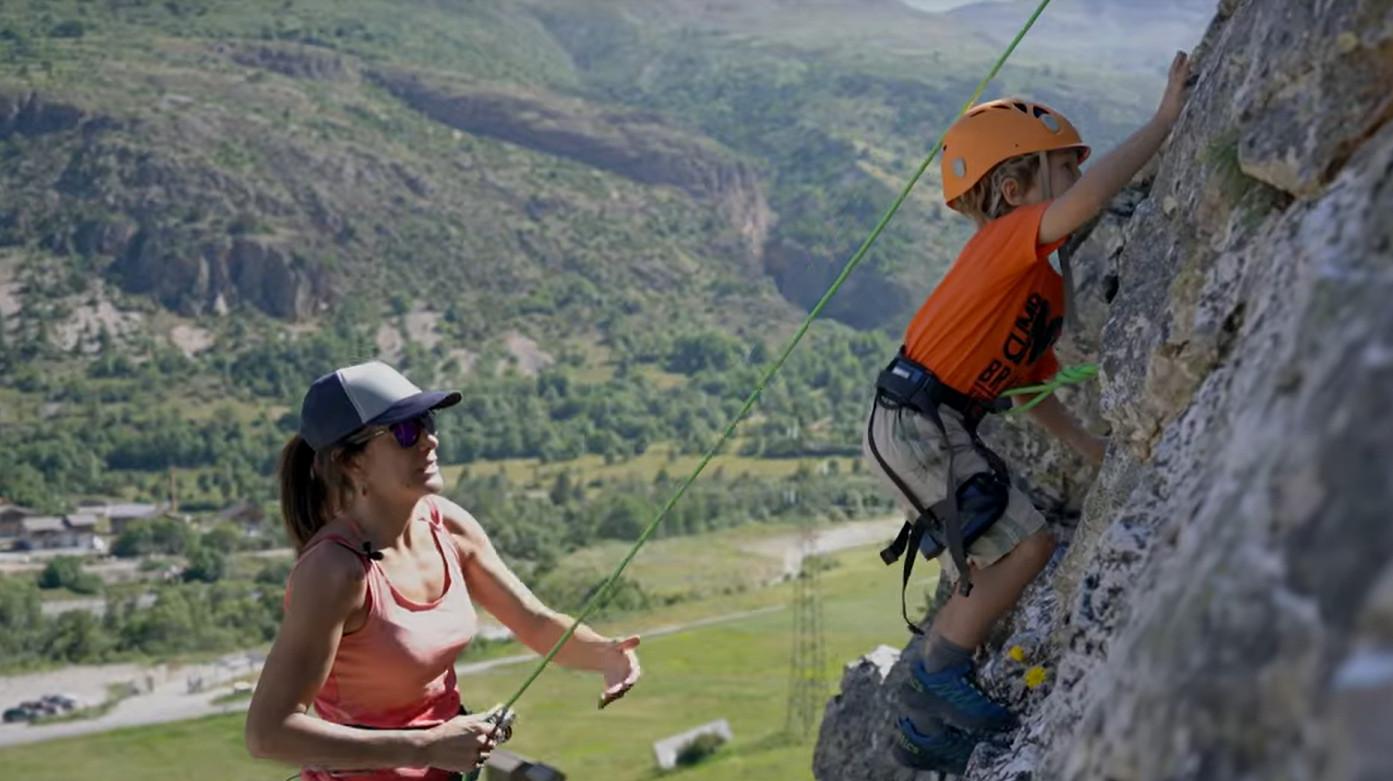 Escalade enfant à Serre Chevalier